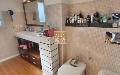 A beautiful bungalow located next to the Altea Golf Club.